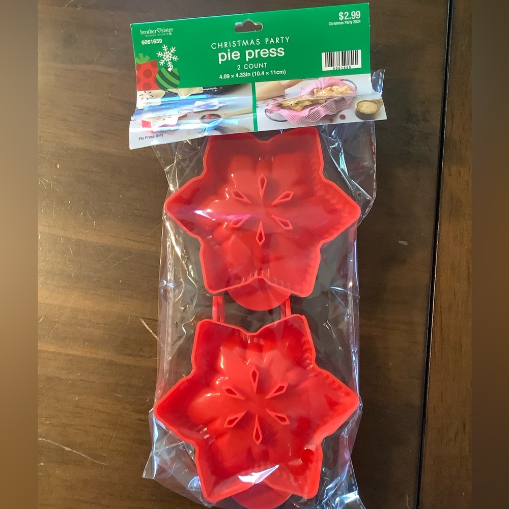 Hobby Lobby Red Christmas Party Pie Press